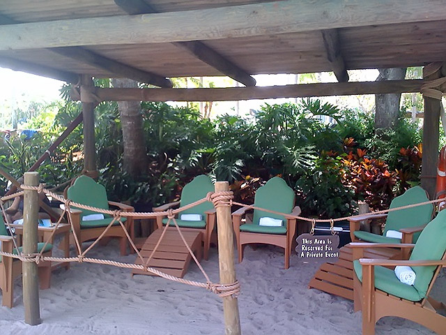 typhoon lagoon beachcomber