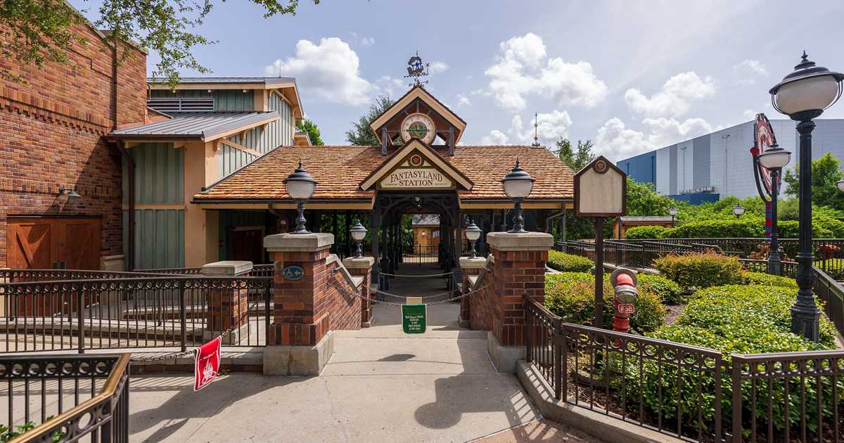 Railroad fantasyland deals station