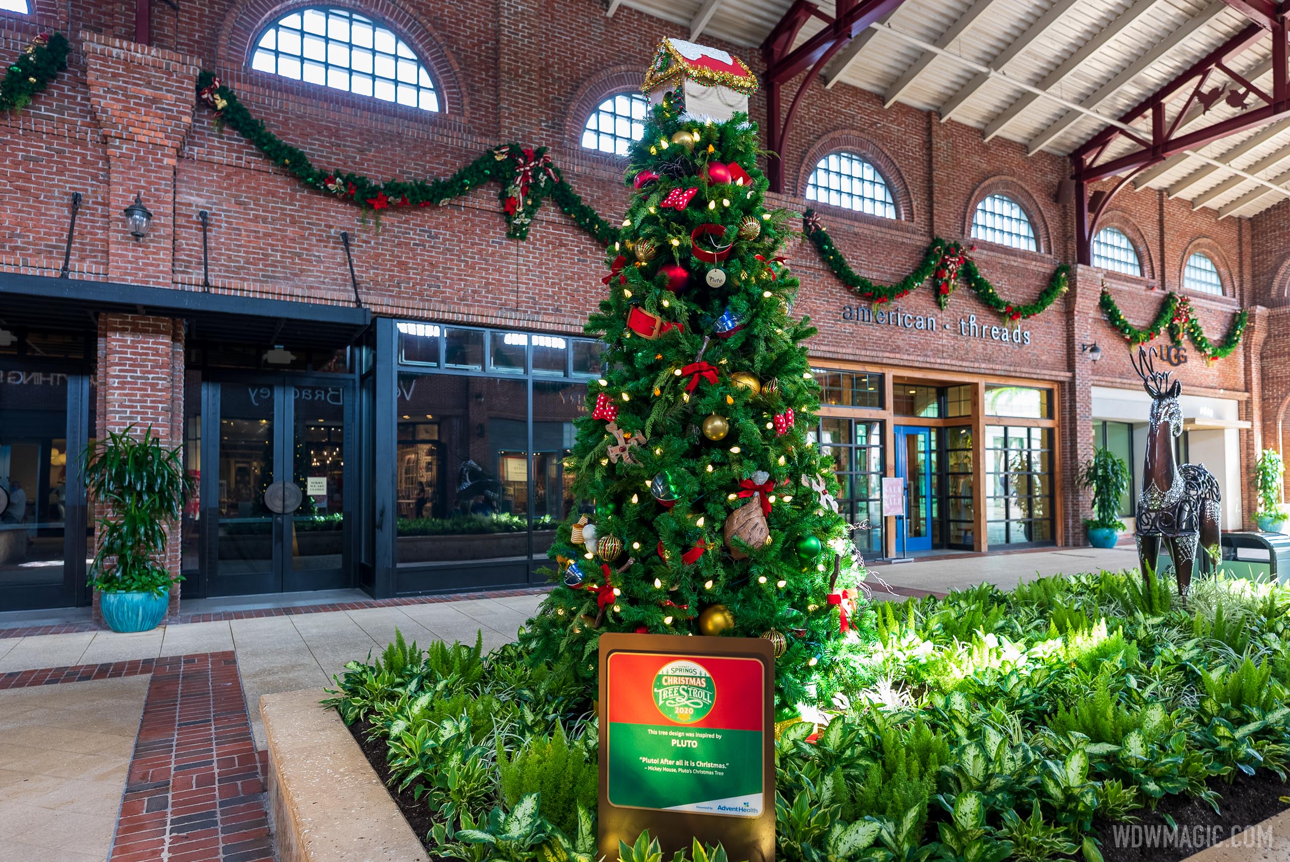 Disney Springs Christmas holiday decor 2020 Photo 3 of 50