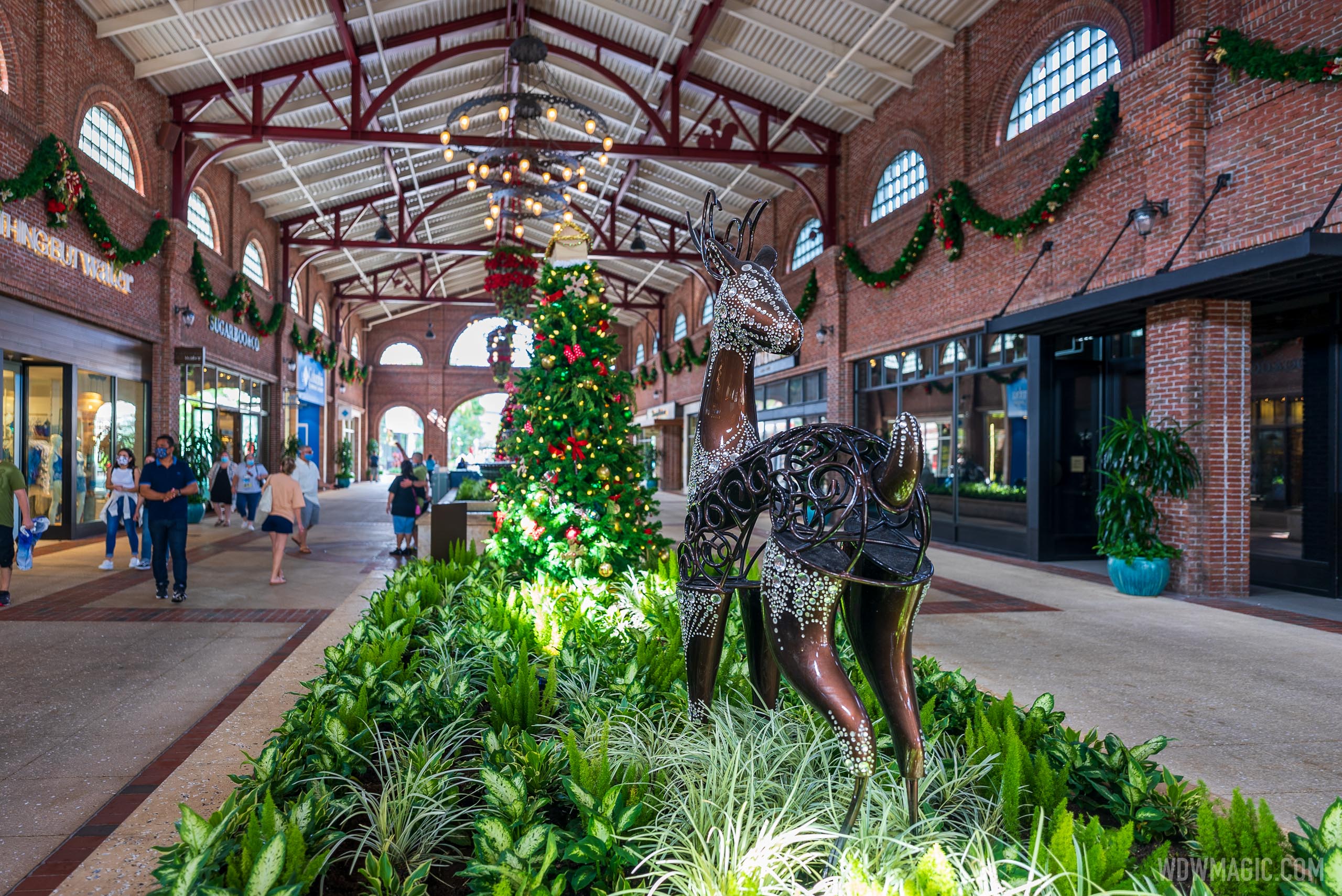 Disney Springs Christmas holiday decor 2020 Photo 2 of 50