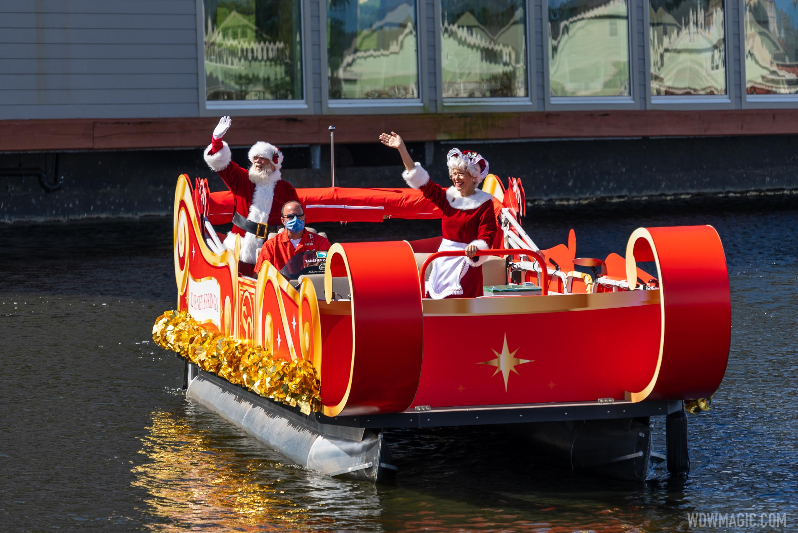 Santa Claus On The Lake At Disney Springs 2020 Photo 6 Of 9