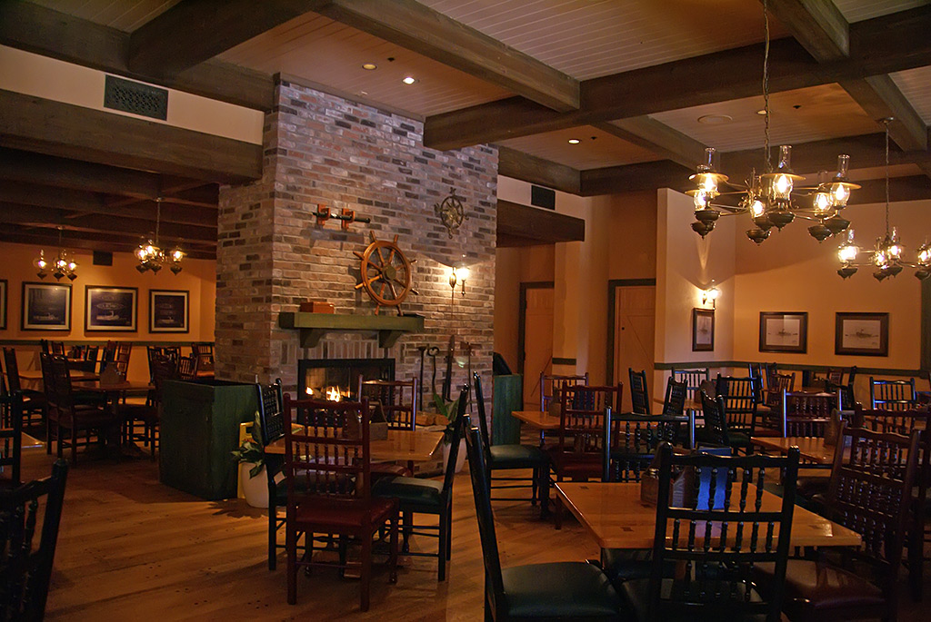 Boatwright's Dining Hall - Photo 4 of 6