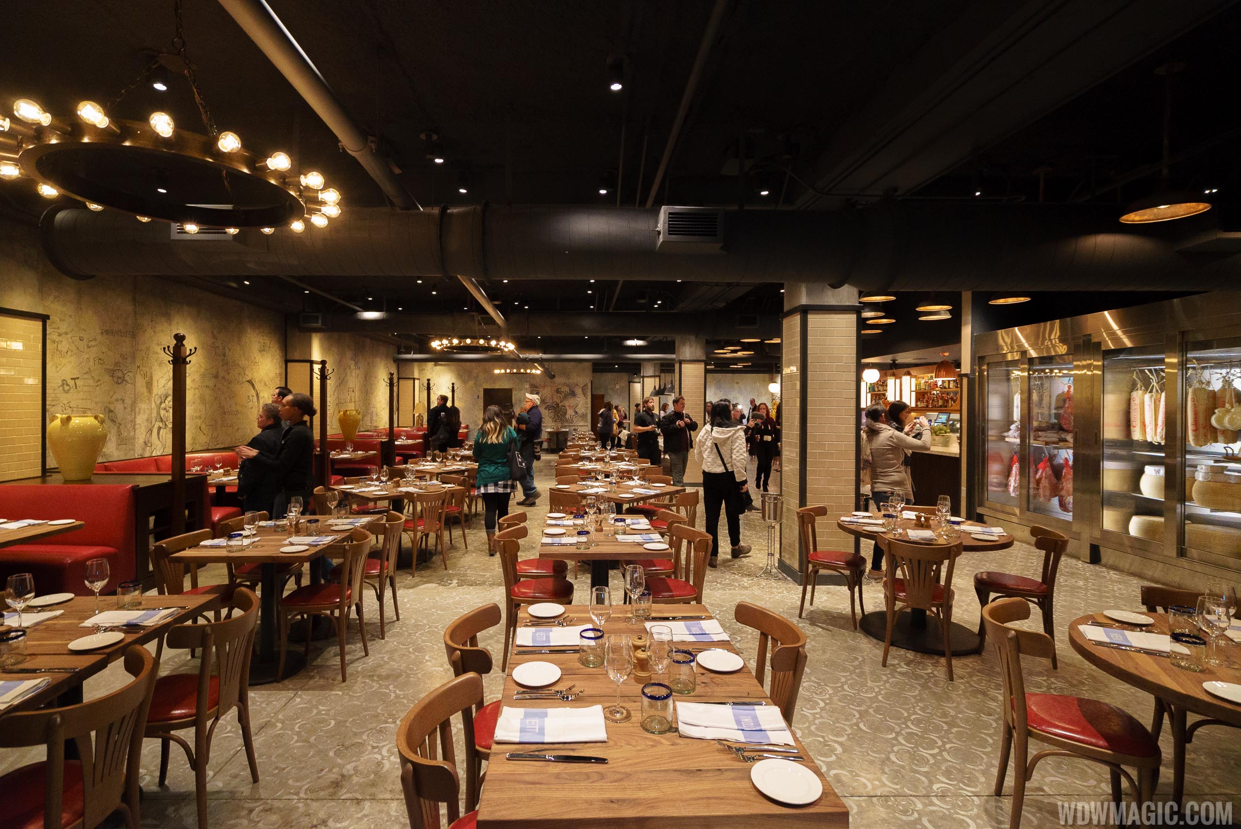 Inside Enzo's Hideaway Photo 14 of 14