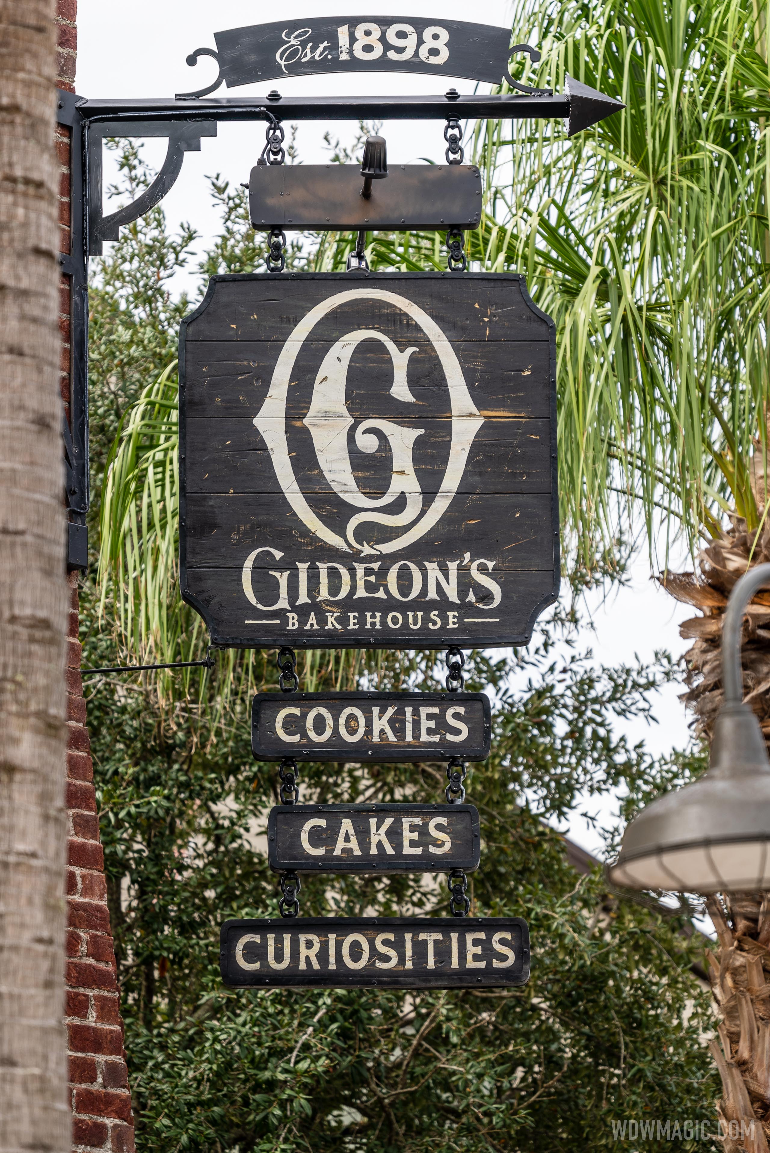 More exterior details arrive at Gideon’s Bakehouse in Disney Springs
