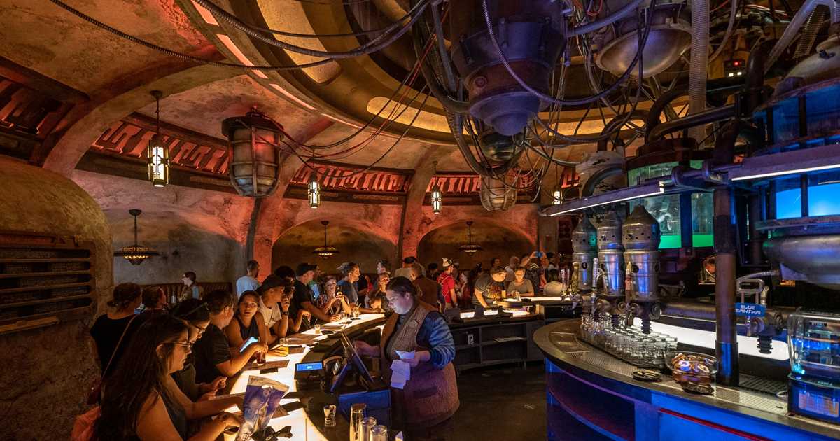 Hollywood Studios: Oga's Cantina — Disney Booze Guide