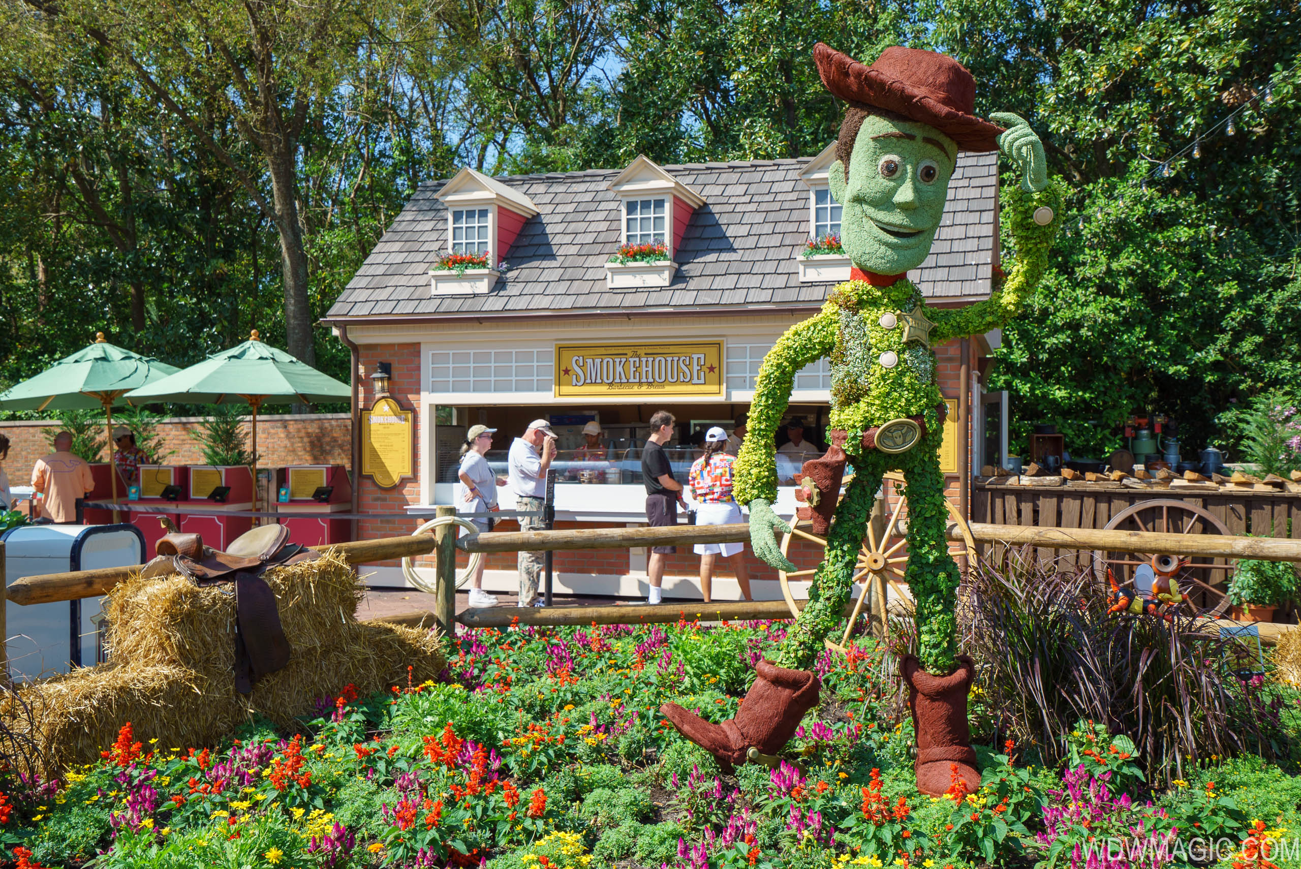 2018 epcot international flower and garden festival topiary tour