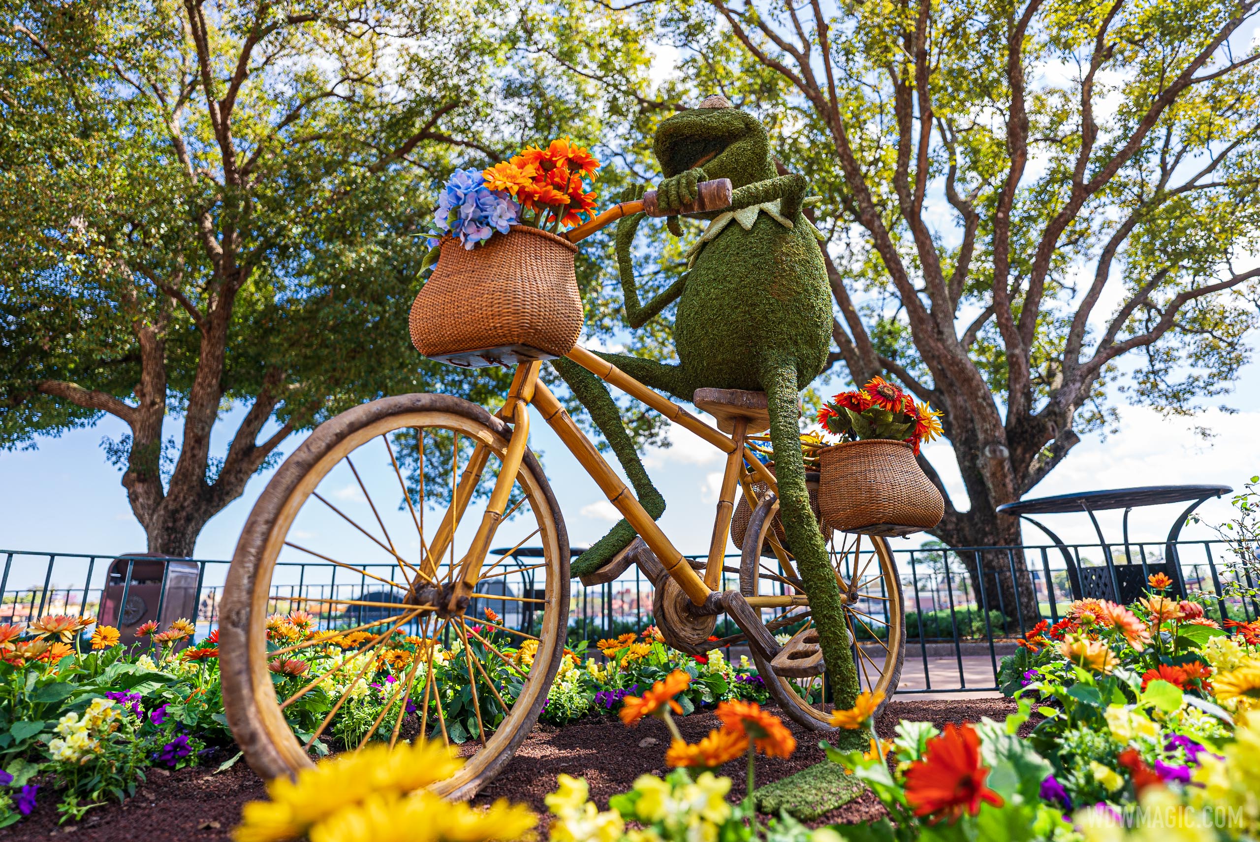 2021 Taste of EPCOT International Flower and Garden Festival topiary