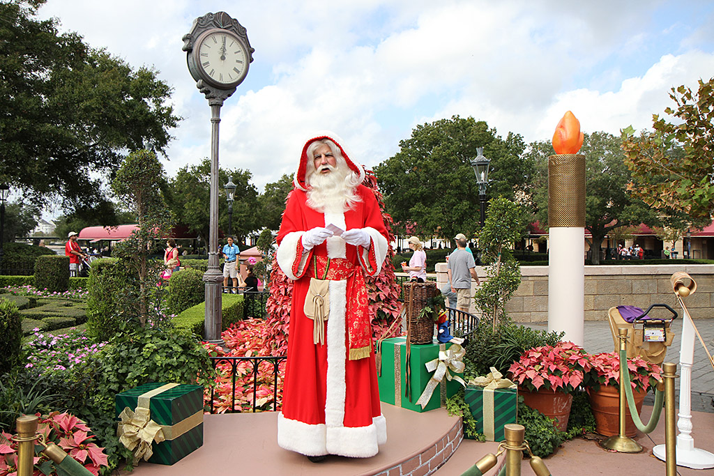 Holiday Storytellers France Pere Noel Photo 3 Of 4