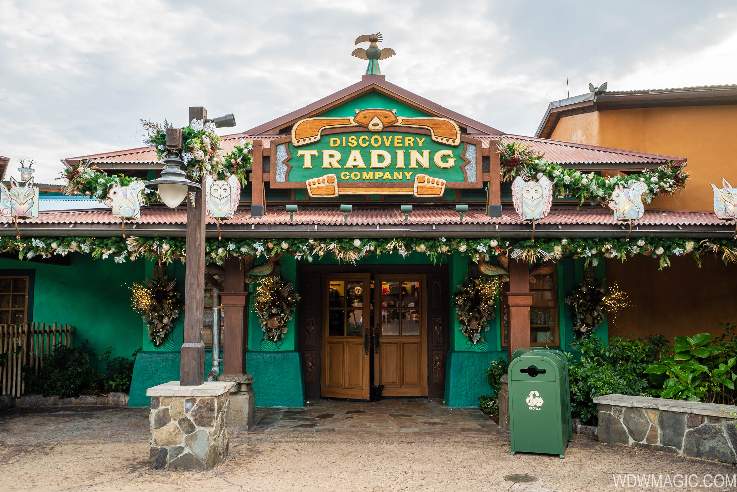 Disney's Animal Kingdom Christmas Holiday decor 2019 - Photo 6 of 35