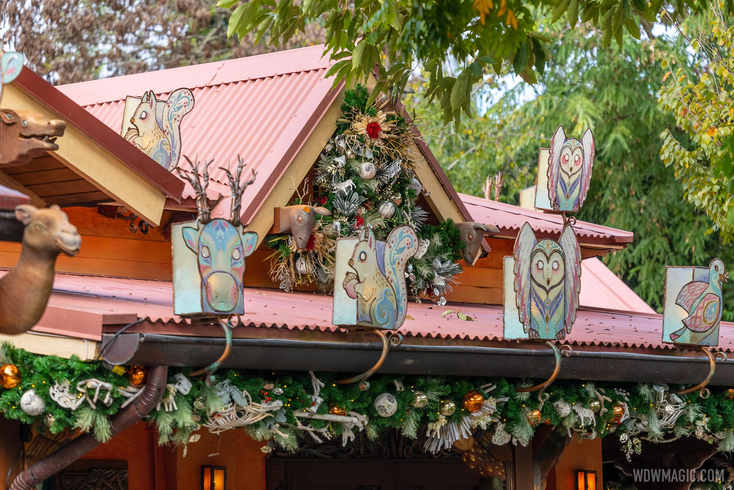 Disney's Animal Kingdom Christmas Holiday decor 2020 - Photo 26 of 46