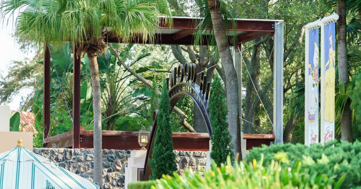 Projection platform construction for Sunset Seasons Greetings