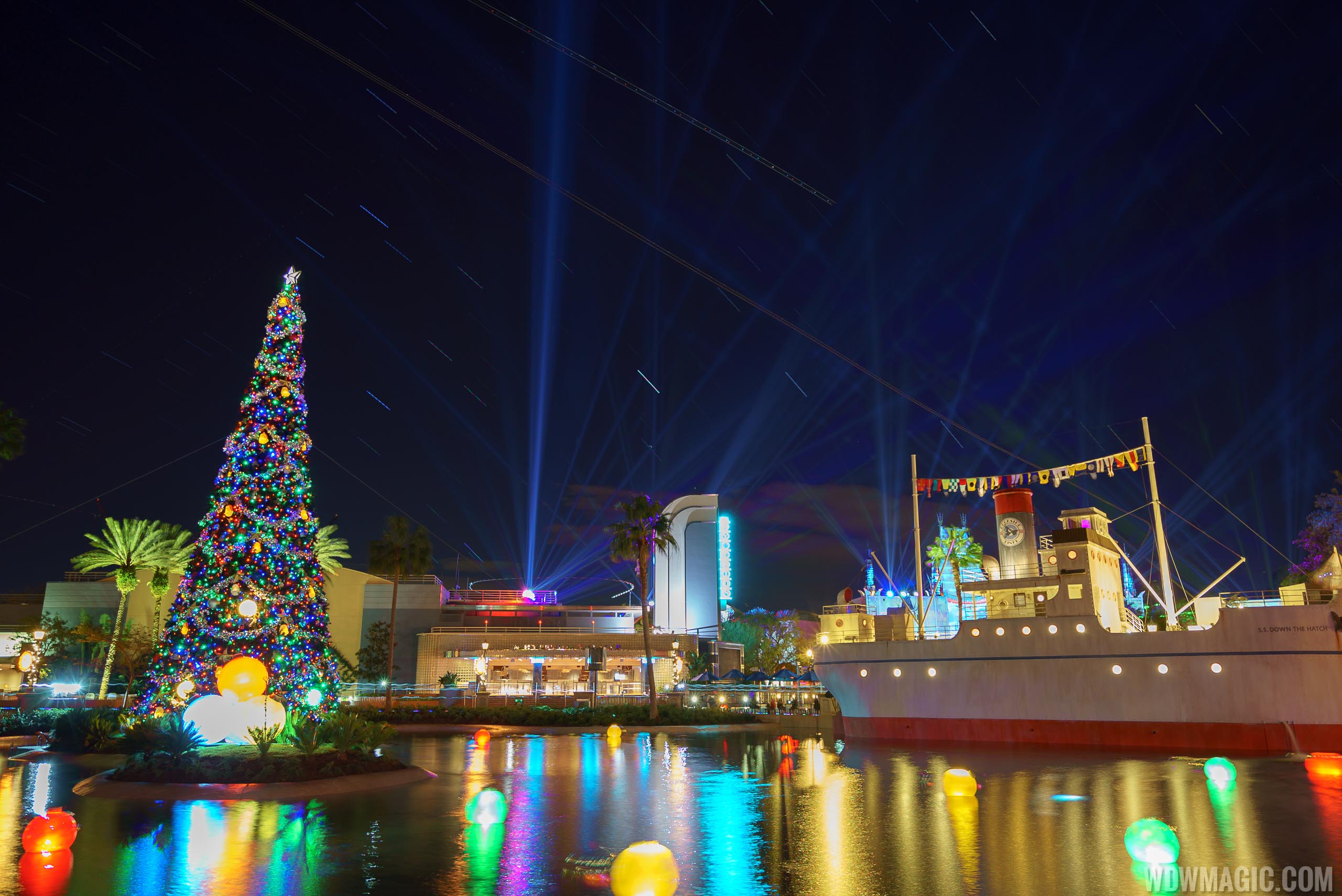 PHOTOS A look at the new Hollywood Studios Echo Lake Christmas Tree