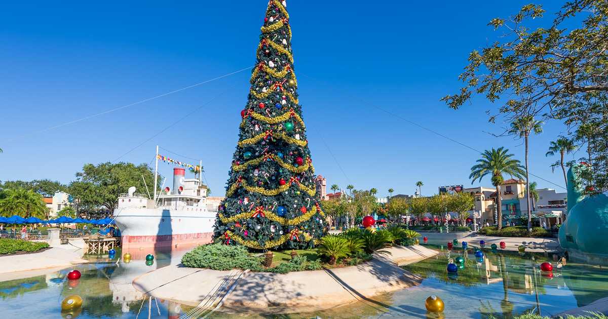 2021 Holiday Decorations at Disney's Hollywood Studios - Photo 16 of 38