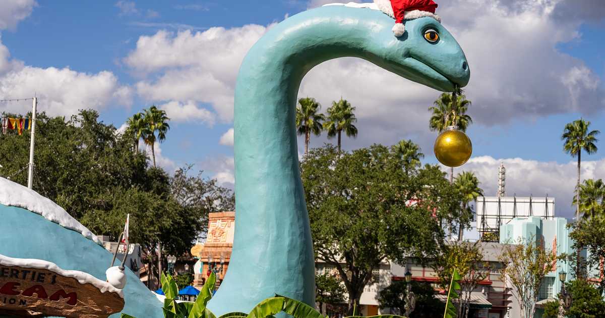 2023 Holiday Decorations at Disney's Hollywood Studios Photo 19 of 36