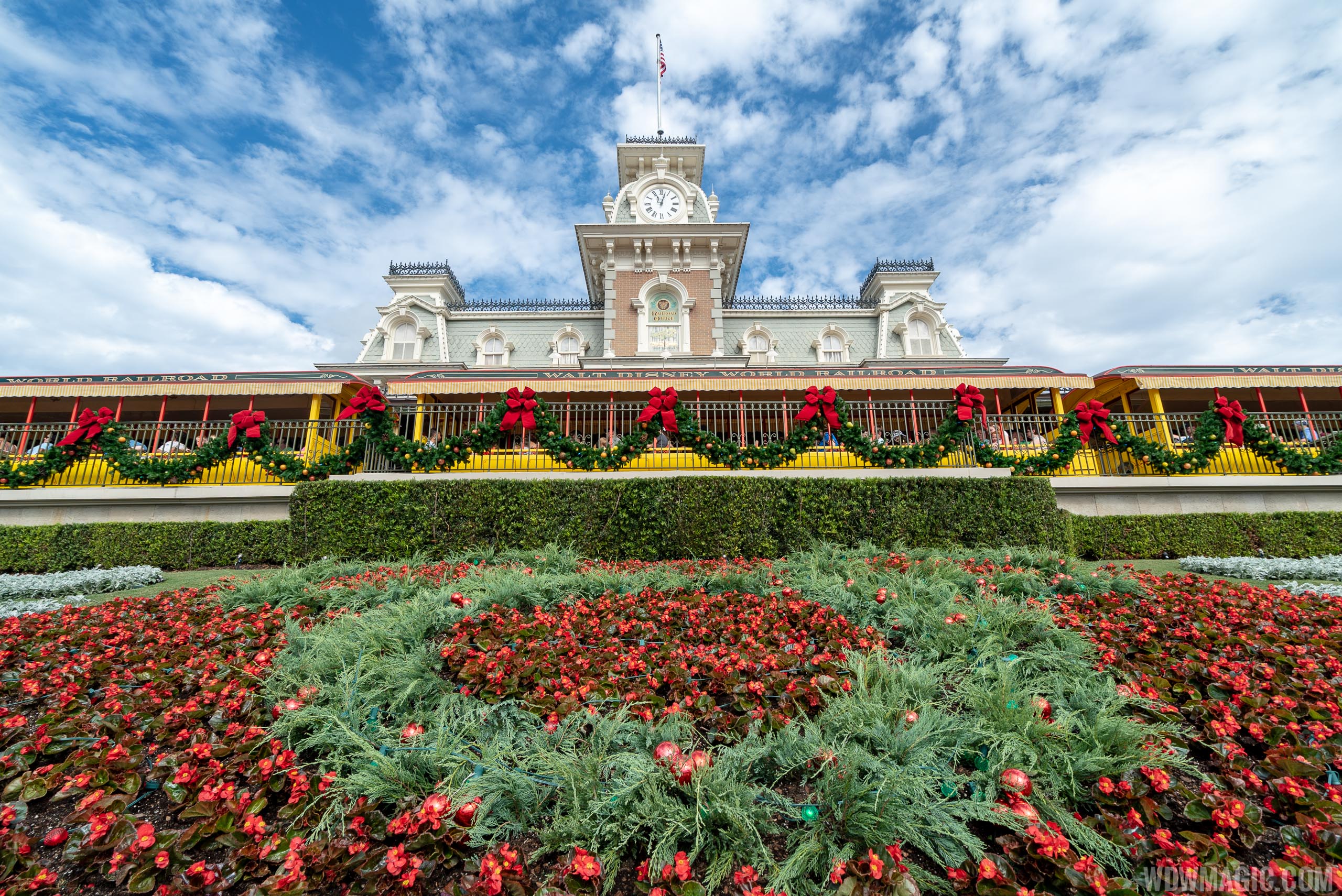 PHOTOS The Magic Kingdom's 2018 Christmas Holiday decorations