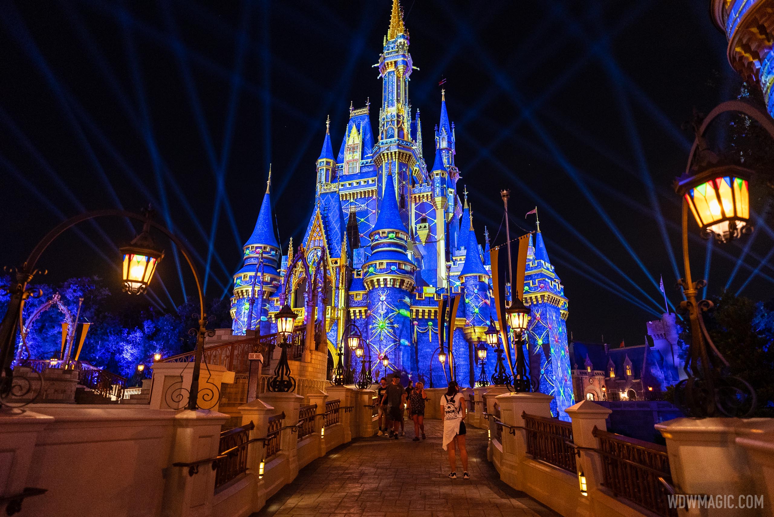 Cinderella Castle Christmas holiday projections 2020