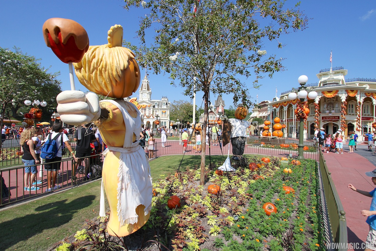 Magic Kingdom Halloween Decorations 2013 Photo 16 Of 40