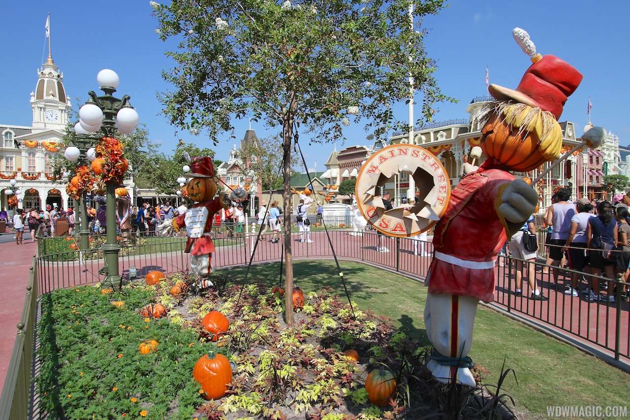 Magic Kingdom Halloween Decorations 2013 Photo 11 Of 40