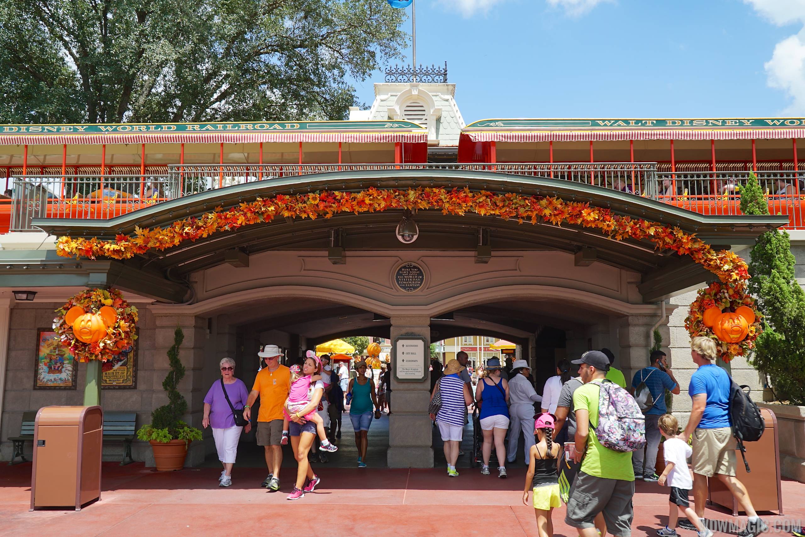 Magic Kingdom's fall Halloween decorations 2014 Photo 6 of 37
