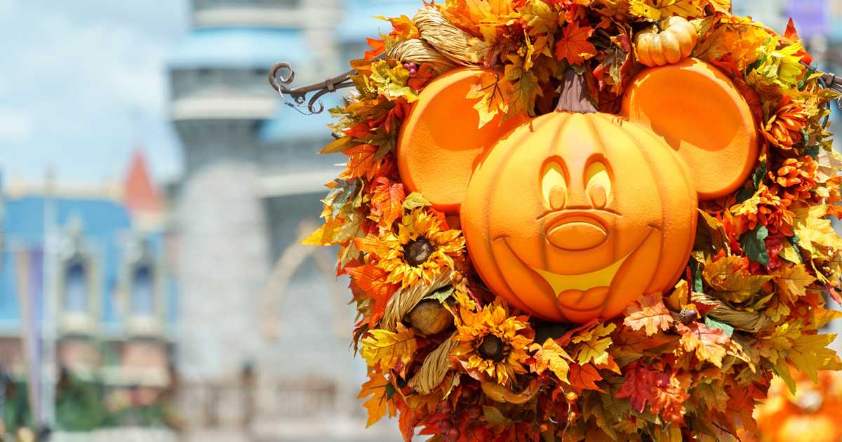 Magic Kingdom's fall Halloween decorations 2017 - Photo 16 of 26