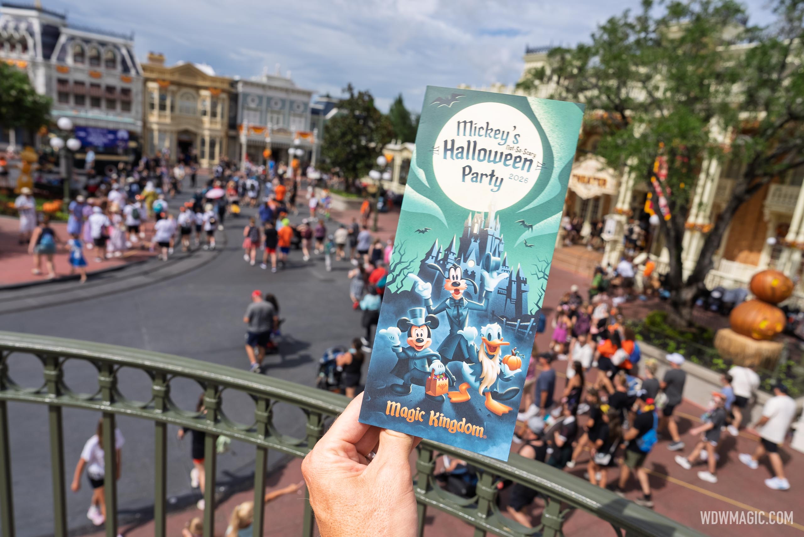 Mickey's Not-So-Scary Halloween Party 2026: Official Guidemap Front and ...