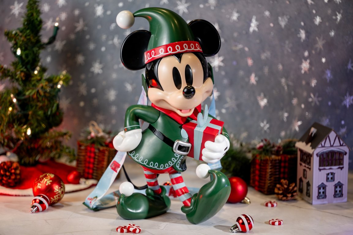 Disney Christmas Collection Mickey shops Minnie Making Cookie Happy Holidays Music Box