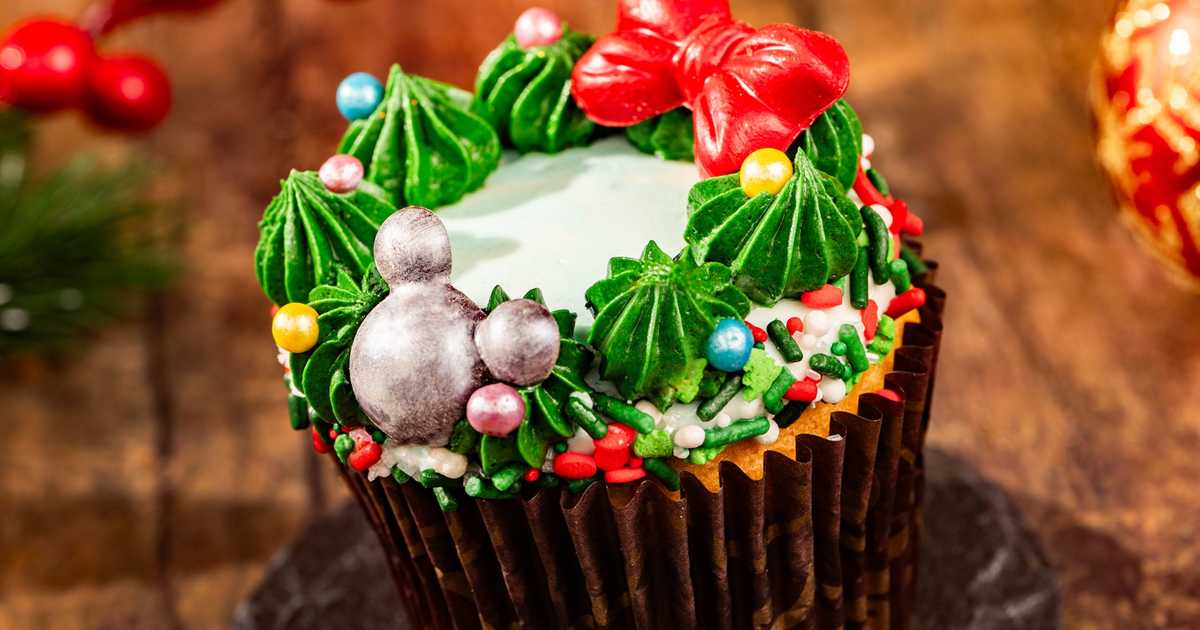 Mickey's Very Merry Christmas Party 2025 Food and Drink Guide