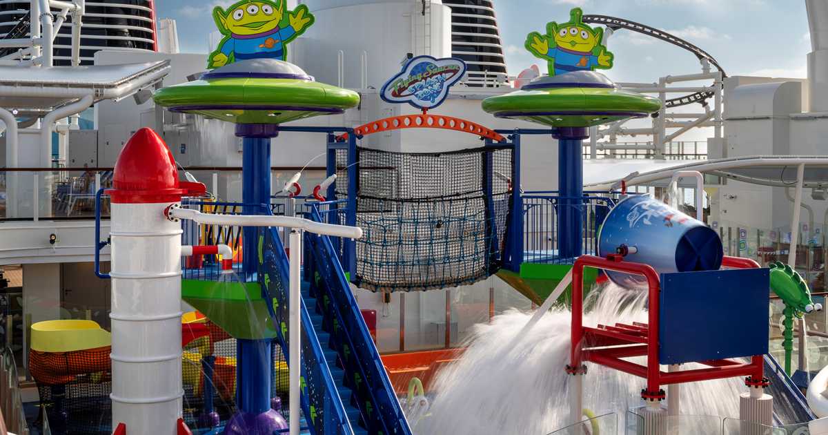 Disney Adventure Toy Story Splash Zone