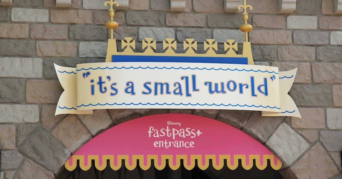 Fast Track Sign Disney FASTPASS+ signage and kiosk - Photo 2 of 4