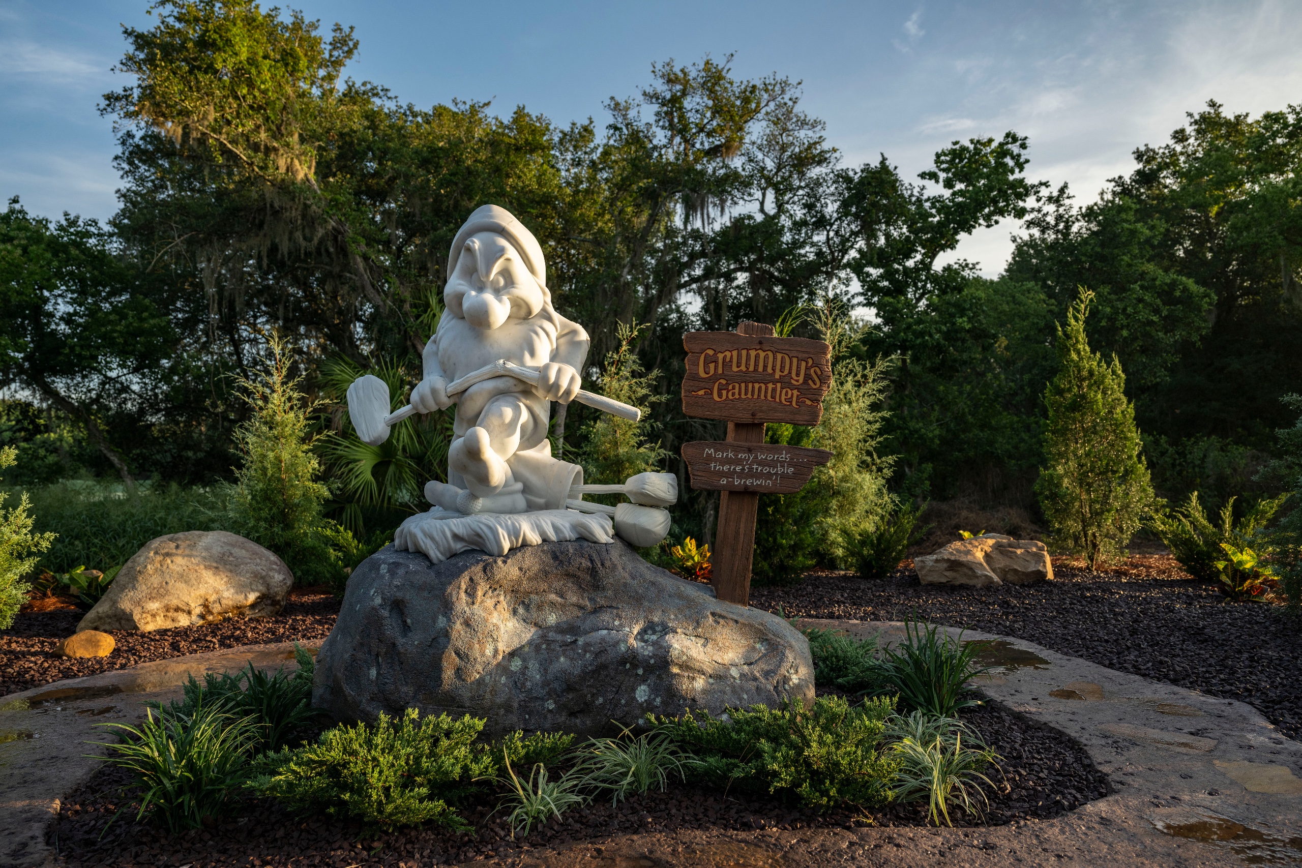 Disney Golf Unveils Grumpy Statue at Magnolia Golf Course's 