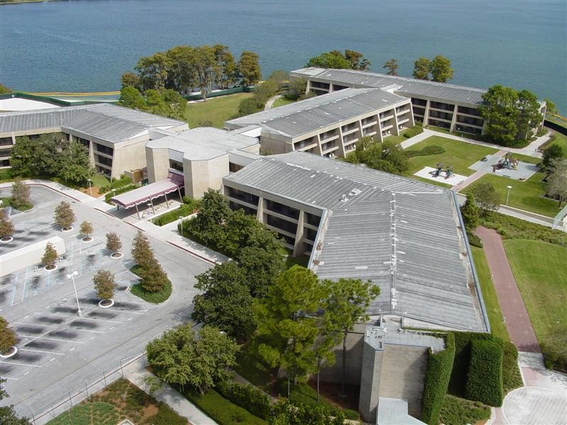 Contemporary Resort North Wing Walls Photo 1 Of 1