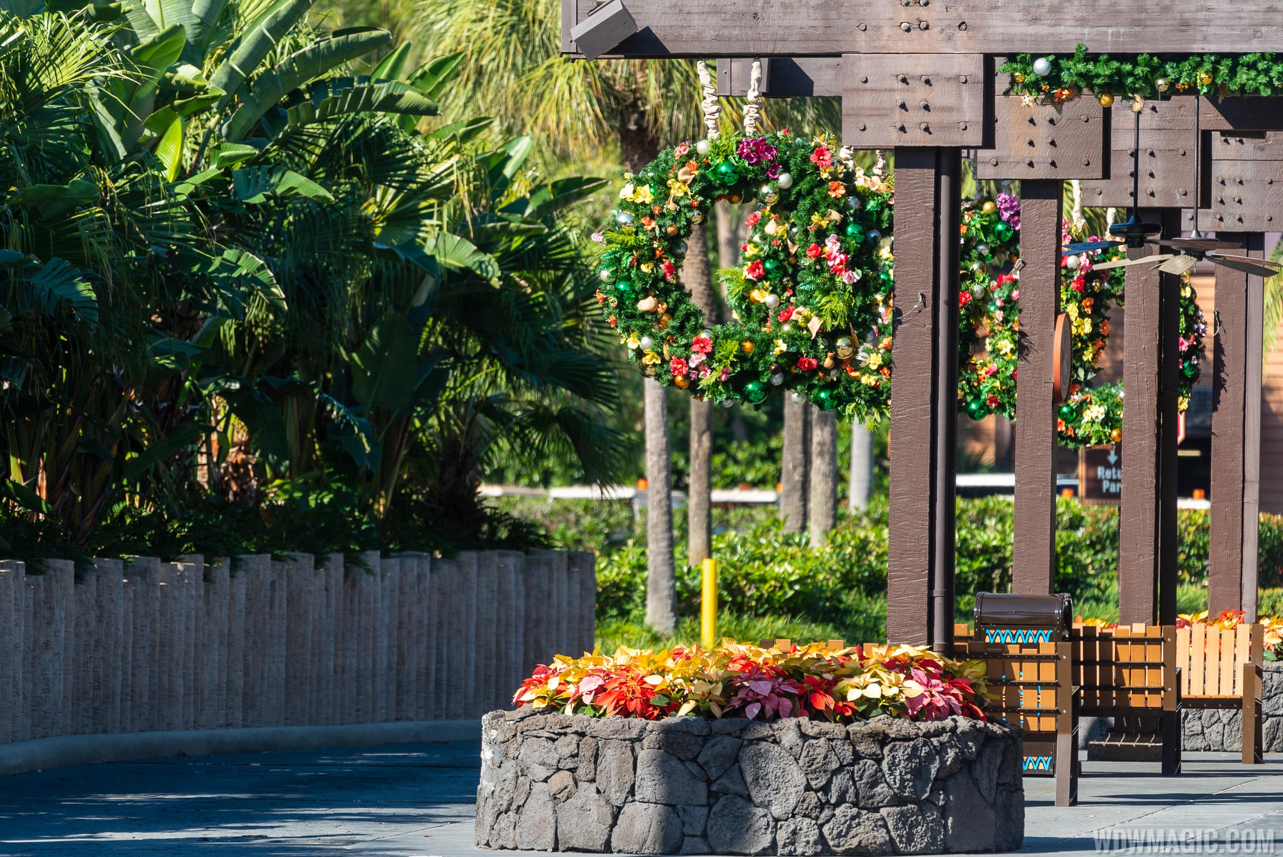 Disney�s Polynesian Village Resort holiday decorations Disney�s Polynesian Village Resort holiday decorations