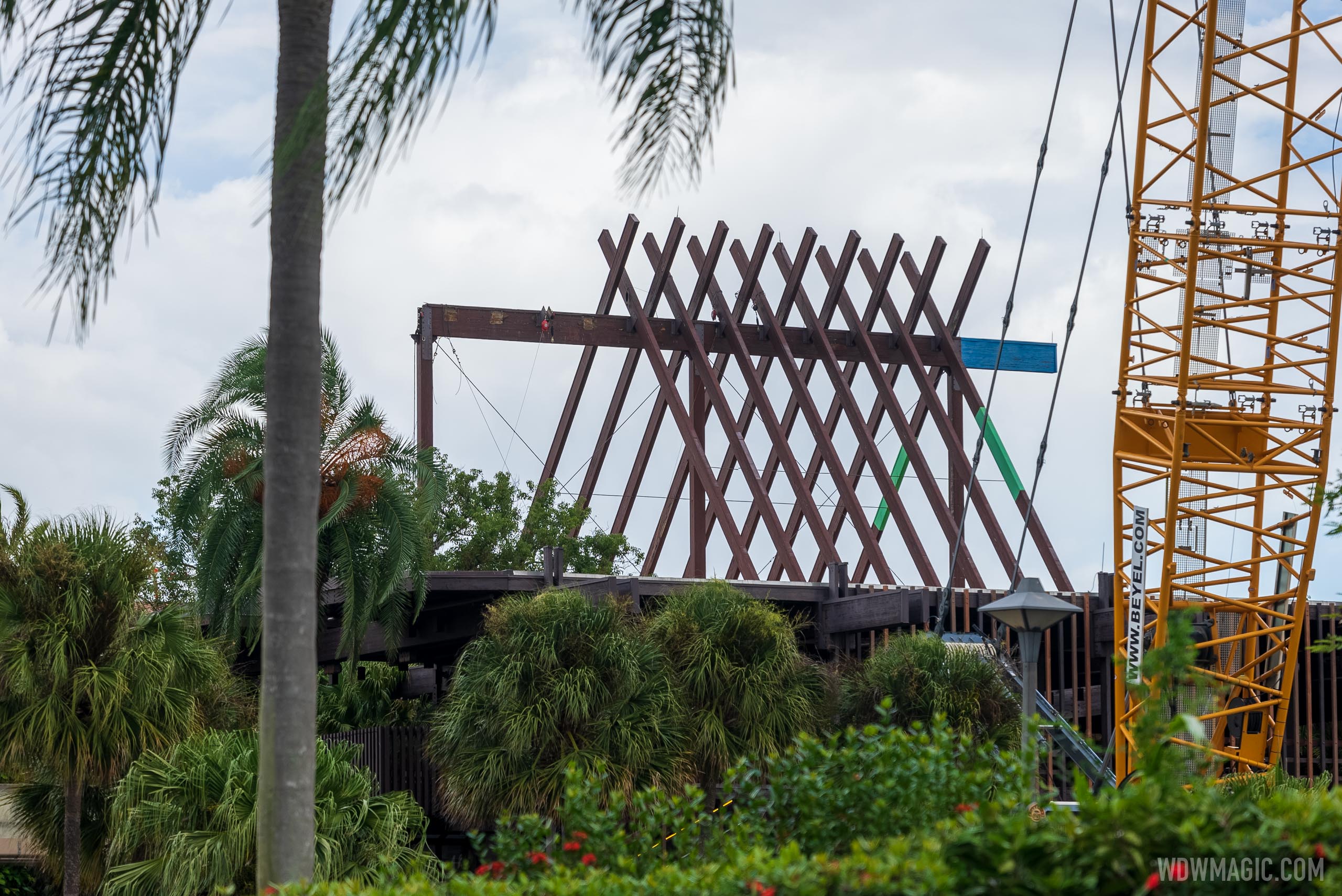 PHOTOS Latest look at the Polynesian Village Resort roofline changes