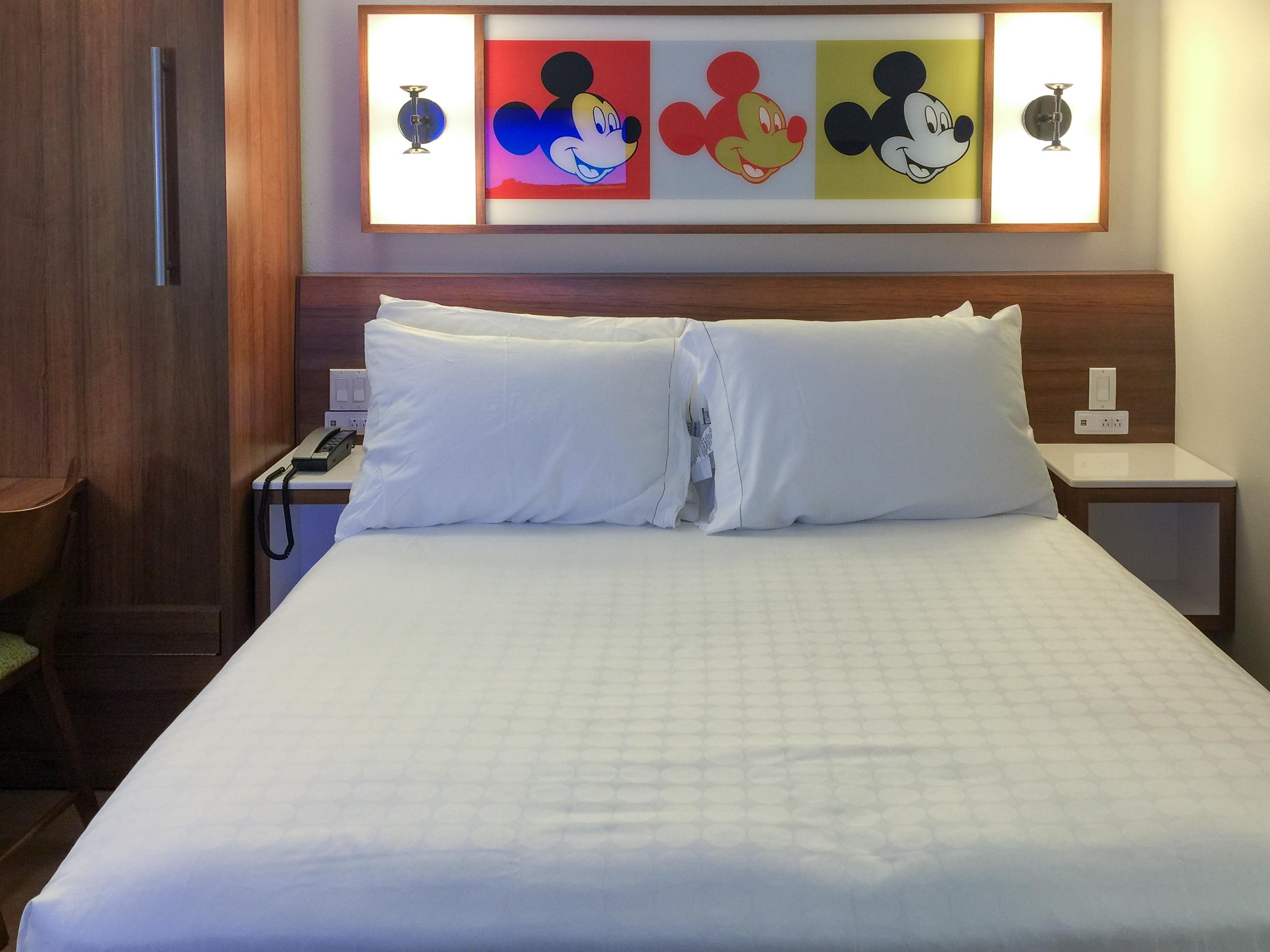 Photos New Look Guest Rooms At Disney S Pop Century Resort