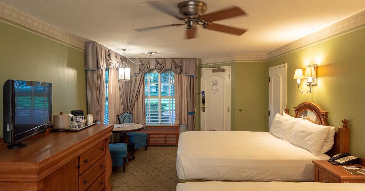 Disney's Port Orleans Riverside - Standard guest room - Photo 3 of 13