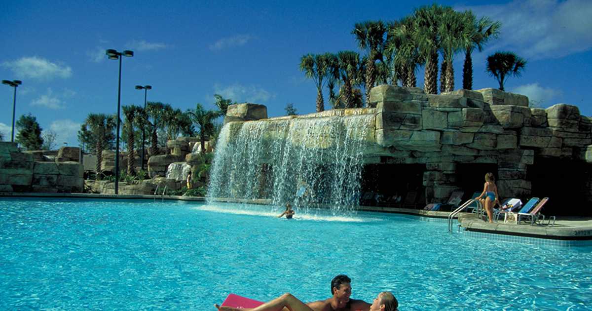Walt Disney World Swan Resort Pool Photo 1 Of 1
