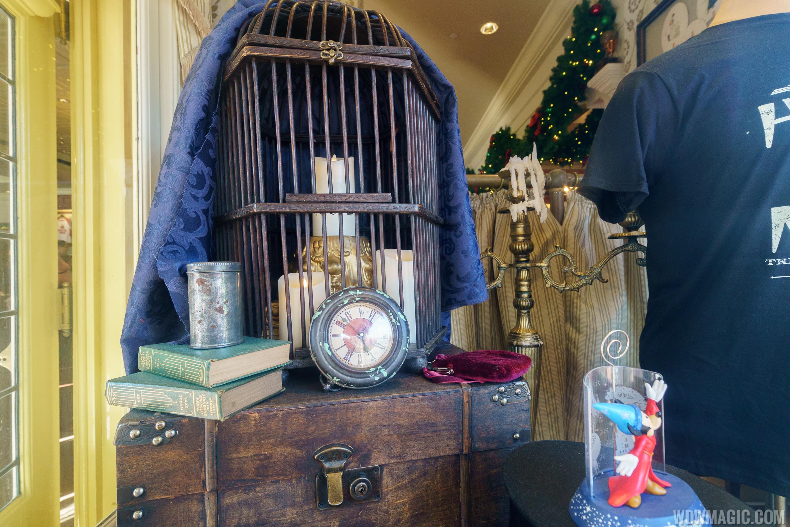 PHOTOS - House of Magic store-front returns to Main Street U.S.A.