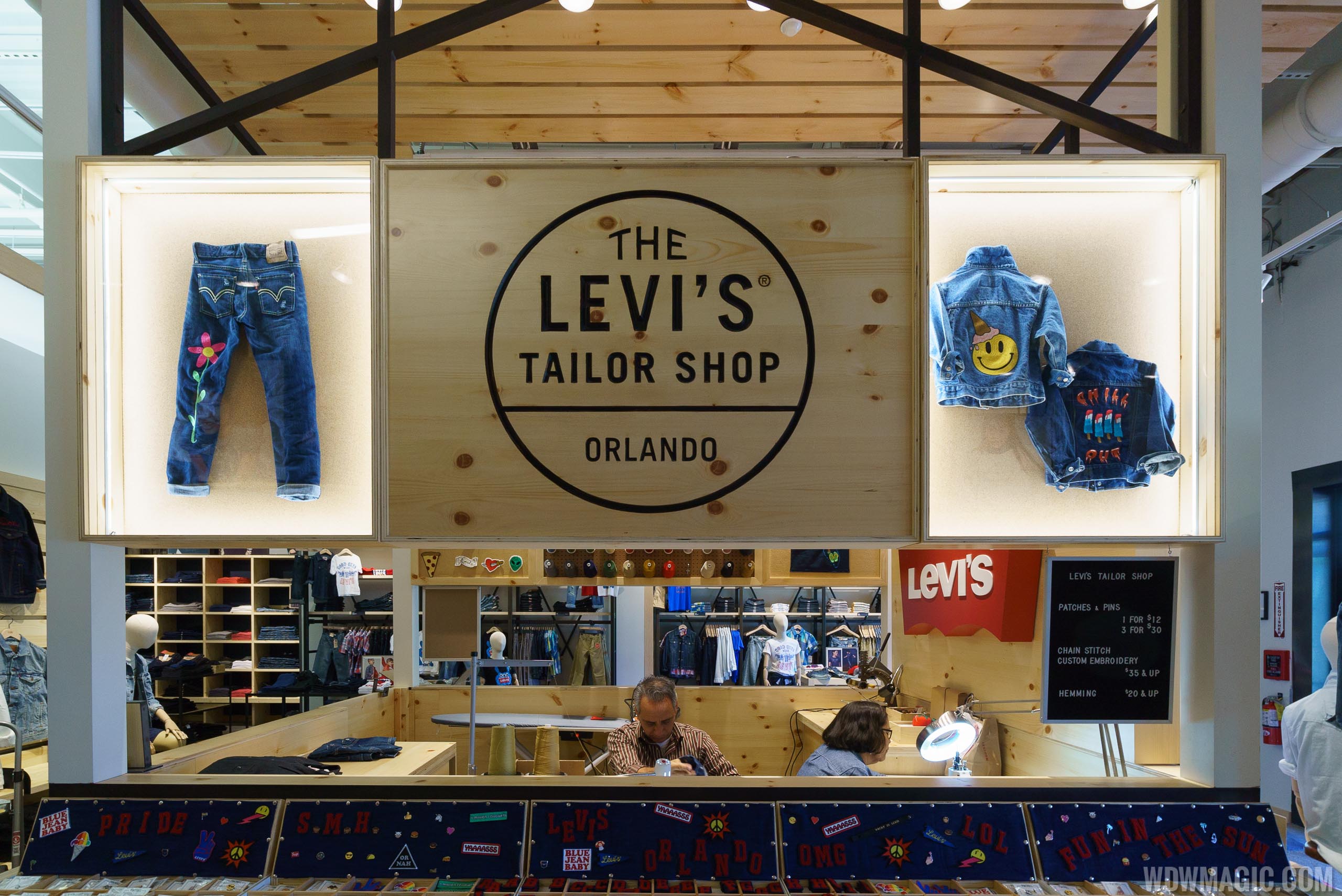 PHOTOS - Levi's in the Town Center at Disney Springs