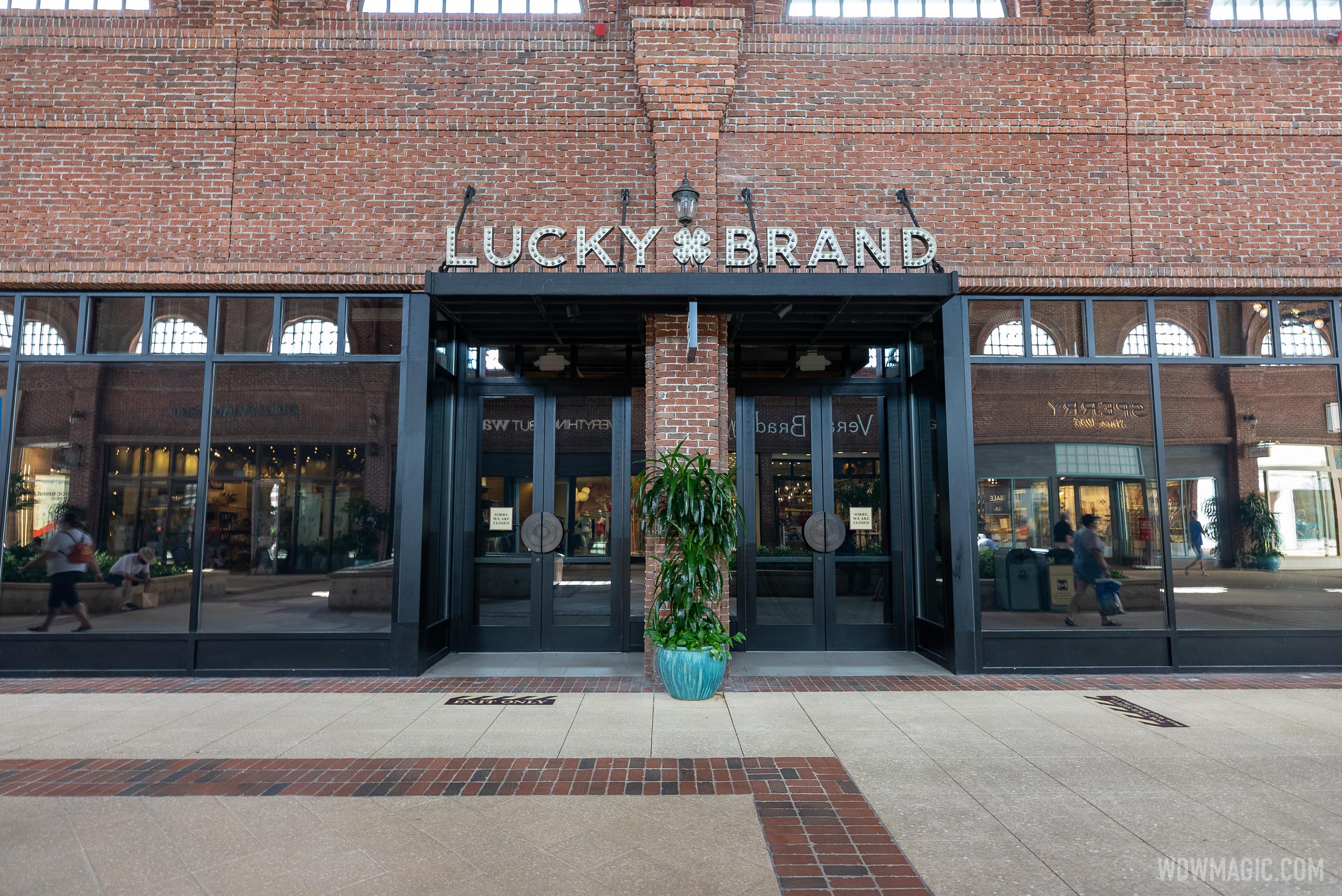 lucky brand outlet canada