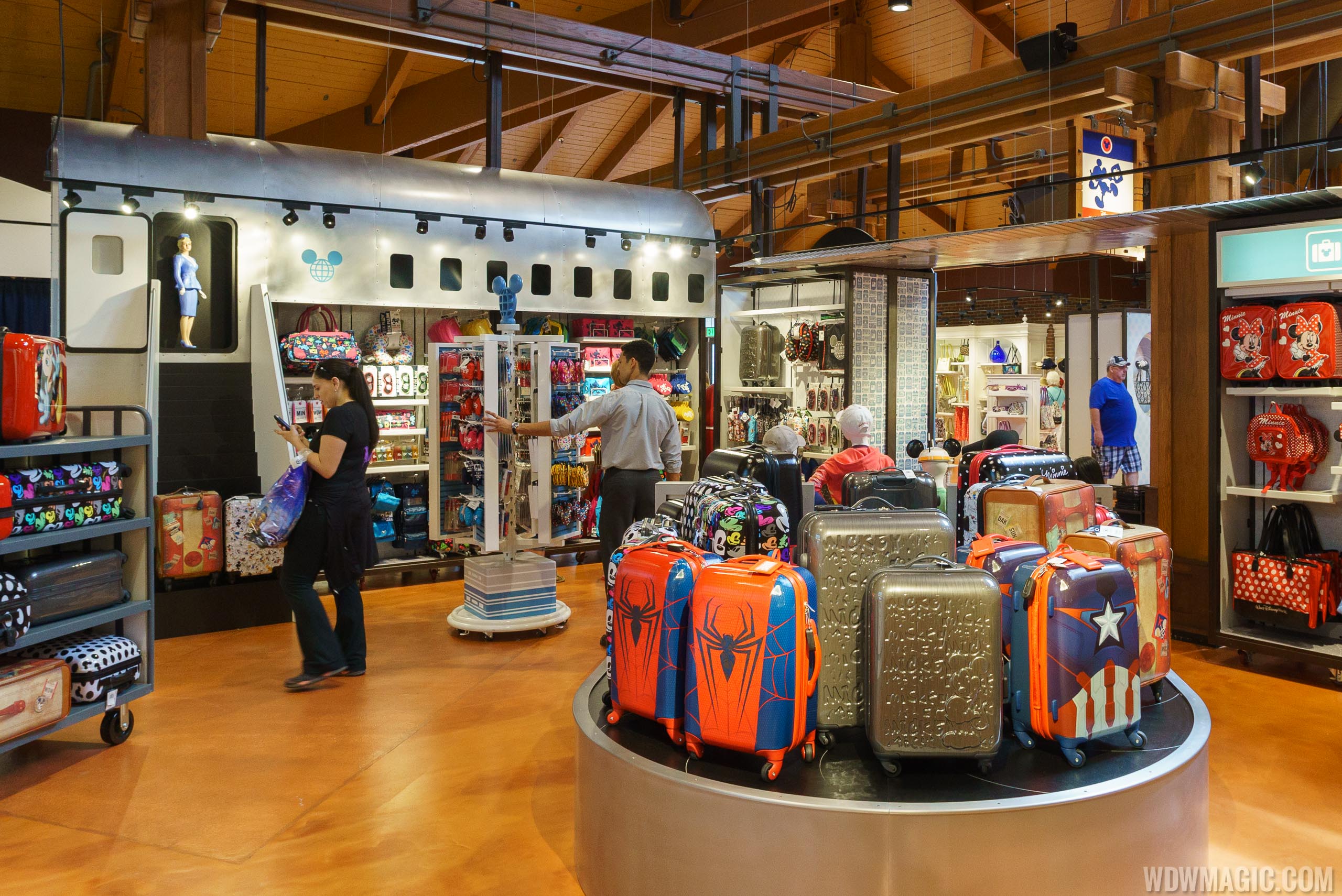 photos disney tag store
