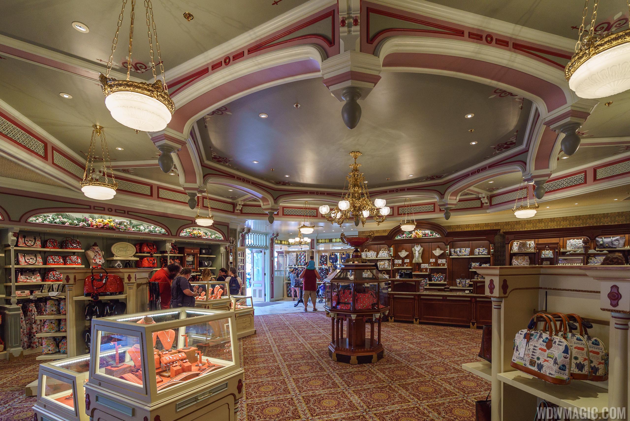 uptown jewelers in magic kingdom park at walt disney world