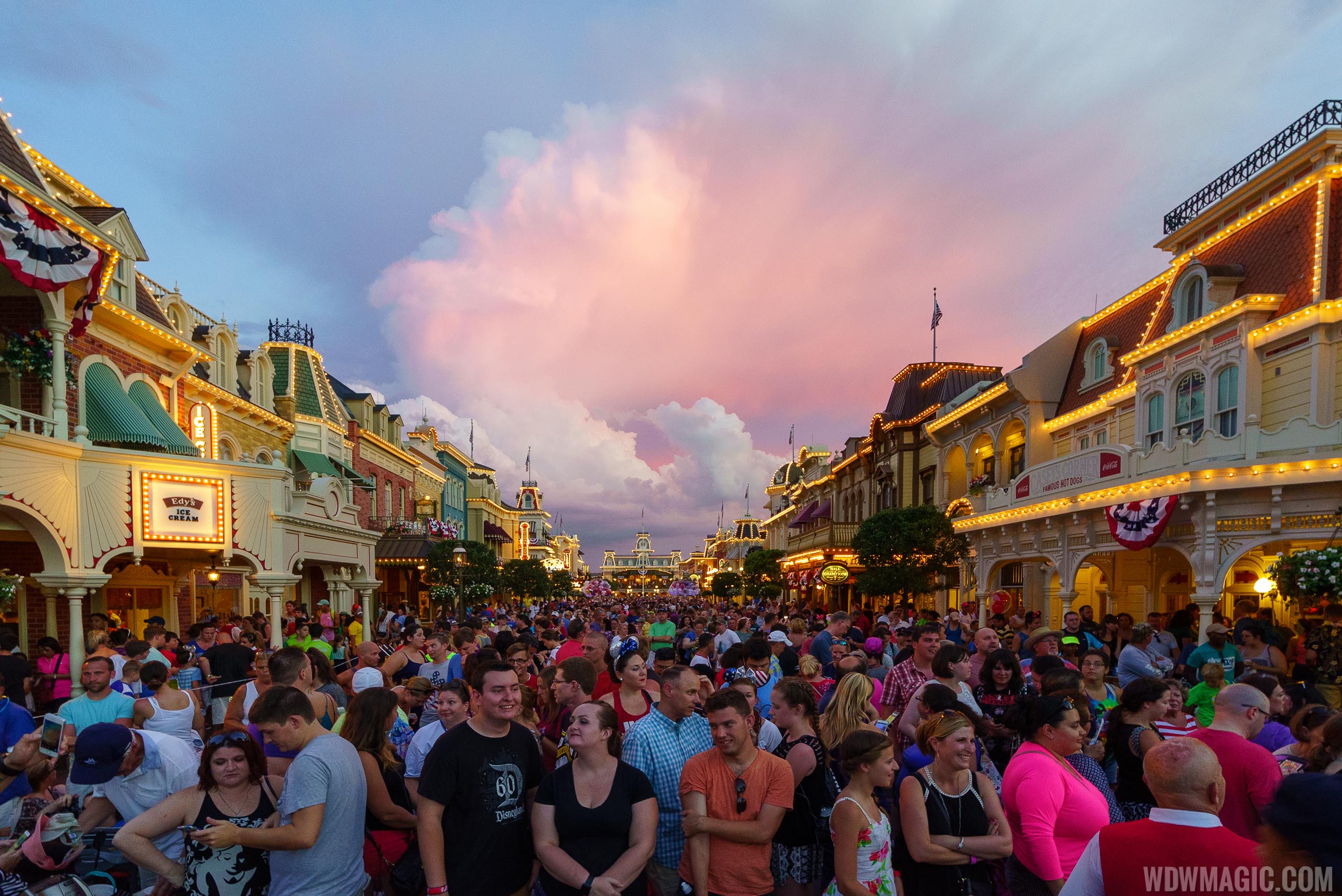 Disney During Peak Season Is Overrated And This Is Why Disney During Peak Season Is Overrated And This Is Why